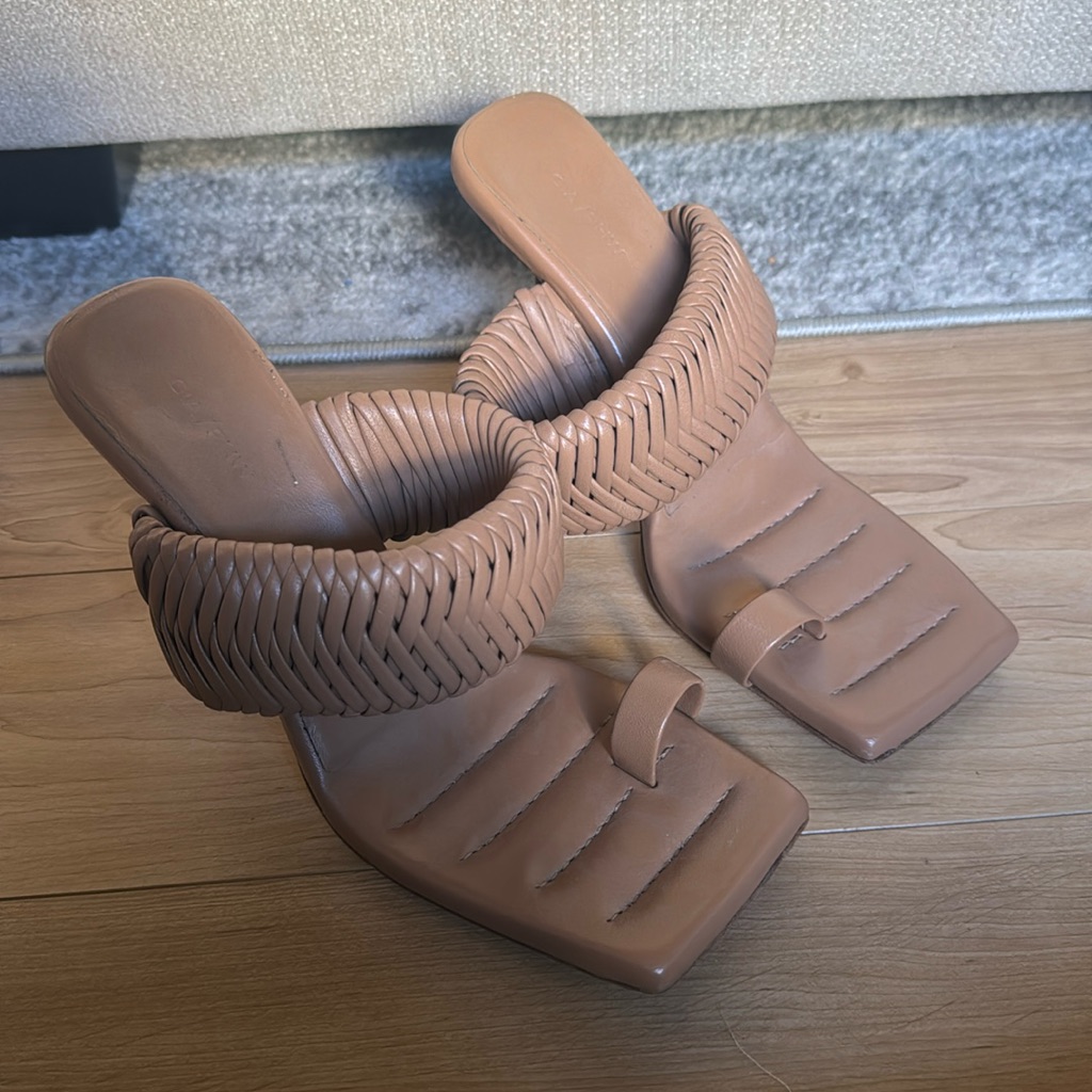 Toe Ring Suede Mule